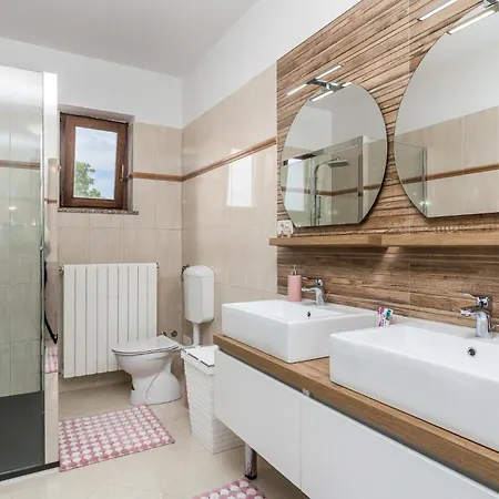 Holiday home Amazing In With Wifi Marcelji